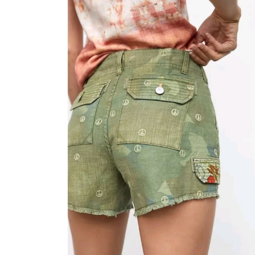 ANTHROPOLOGY, PILCRO, Womens, Sz. 27, Peace Sign, Olive, Camo Print, Shorts